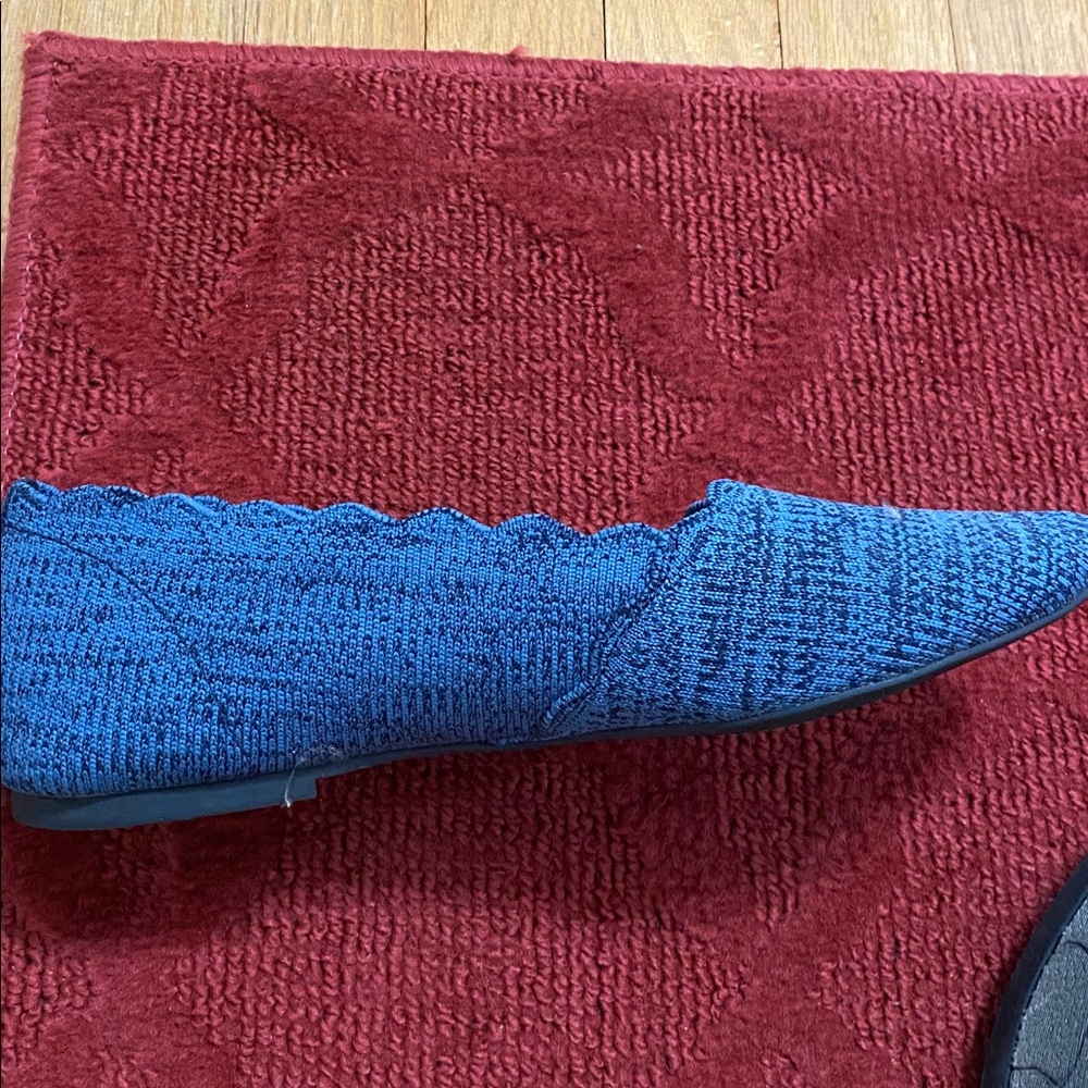 Skechers Women’s Navy Knit Slip-On Flats - Picture 4 of 4